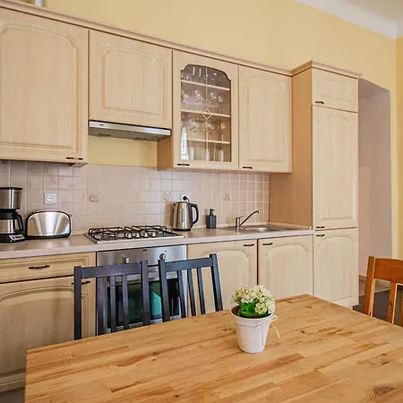 Spacious Oasis In Prague'S Heart Exterior photo
